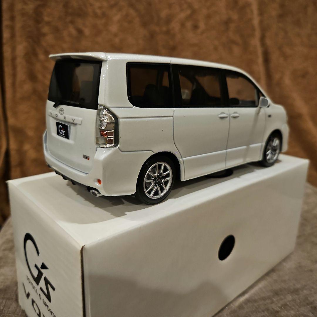 トヨタ　70系　VOXY　G's　非売品　超希少　カラーサンプル　白　新品未使用