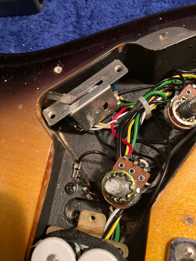 Squier スクワイア ストラト　ハードテイル仕様 SSH 調整済み