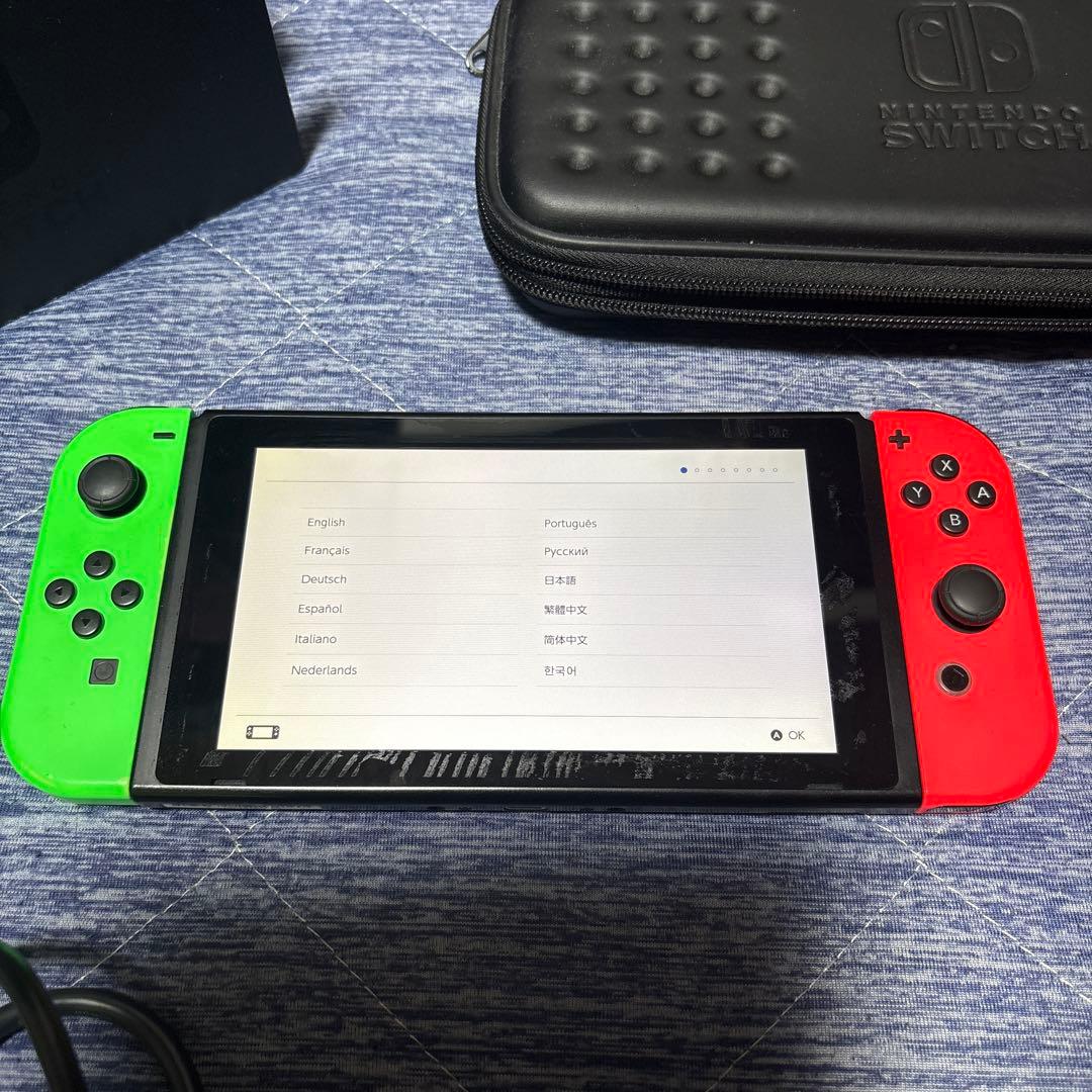 Nintendo Switch 本体 グリーン/レッド　キャリングケース付き