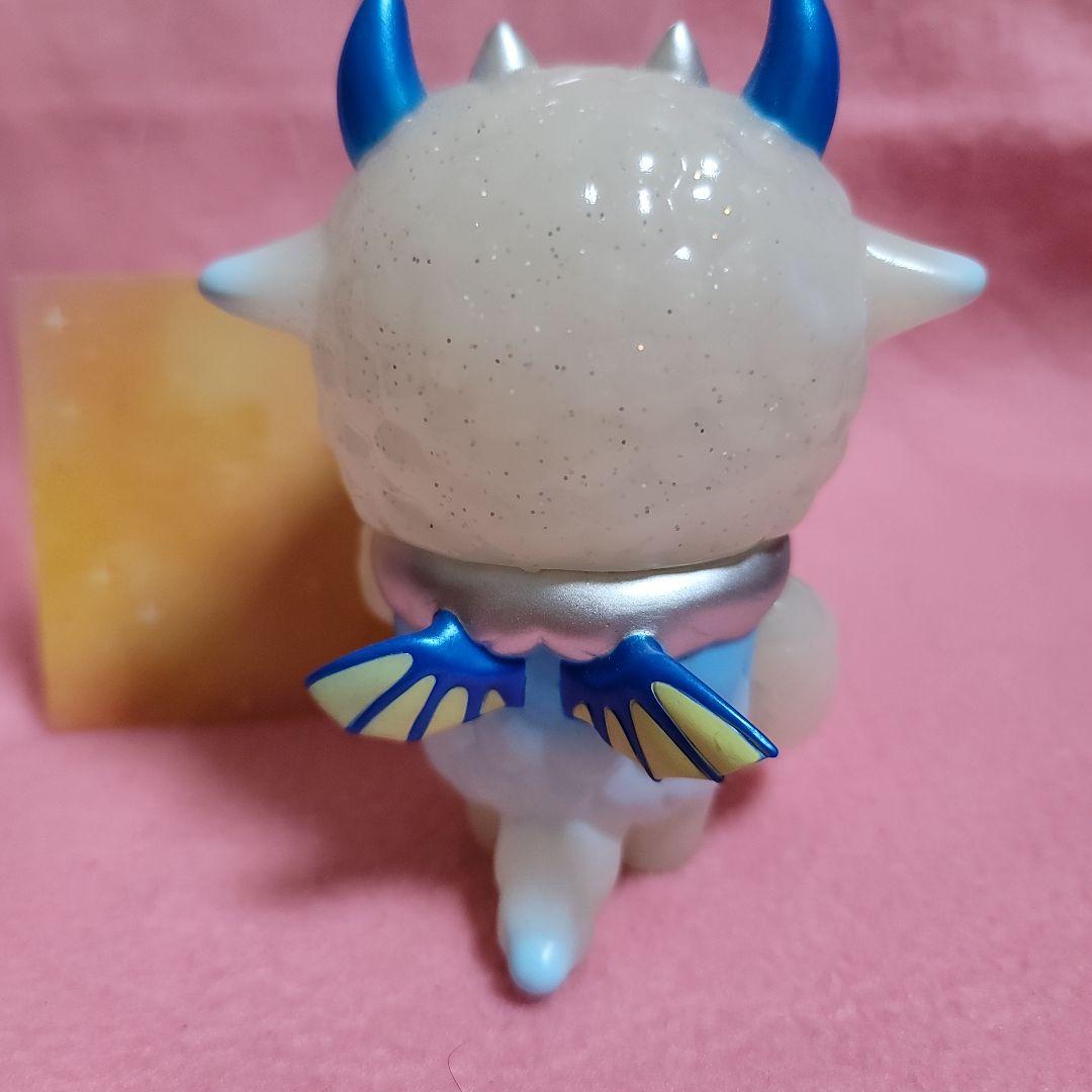 怪獣ネムケ　NEMUKE　ひかりバンビ　 Holy  color　ソフビ