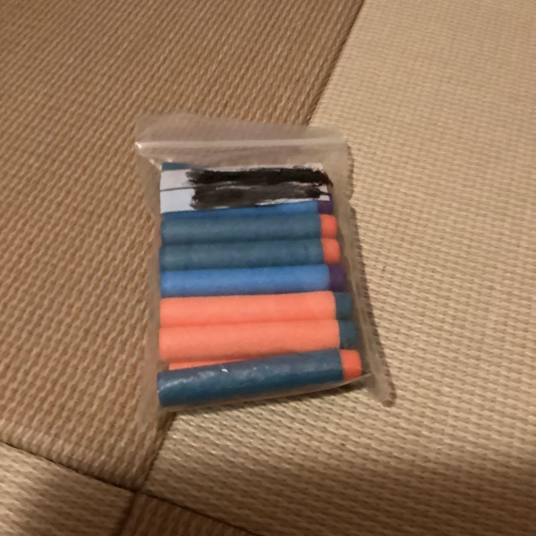 ナーフ銃二つと的と弾17発