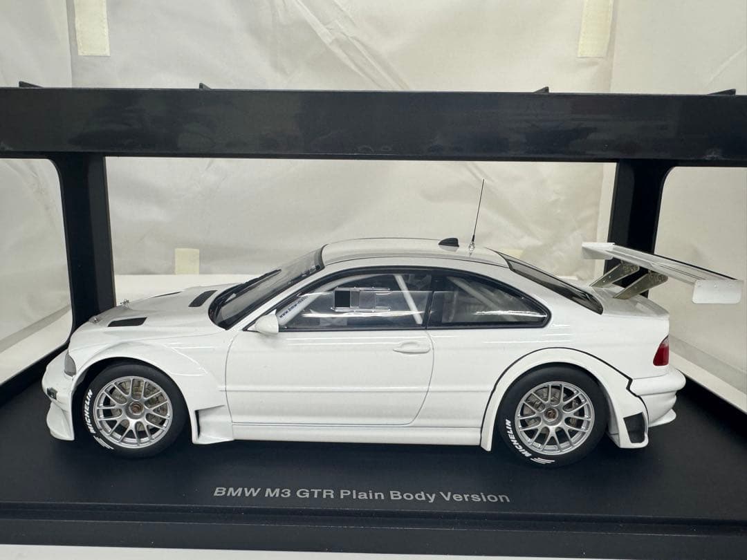 【新品】オートアート M3 GTR Plain Body 1/18 白