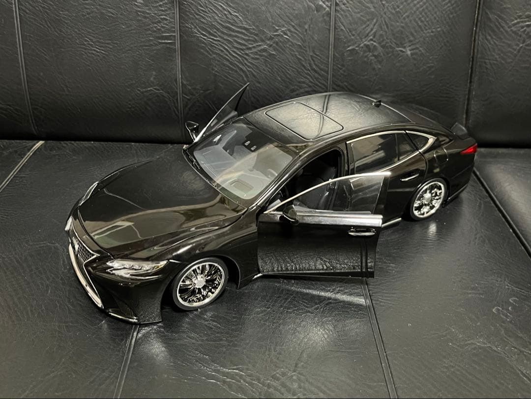 レクサス LS500h 1/18