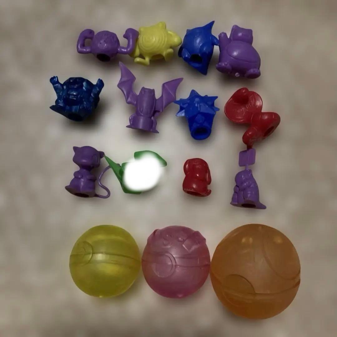 ポケモンガチャ　塩ビ人形　消しゴムフィギュア大量セット151体￼ピッピ人形ボール