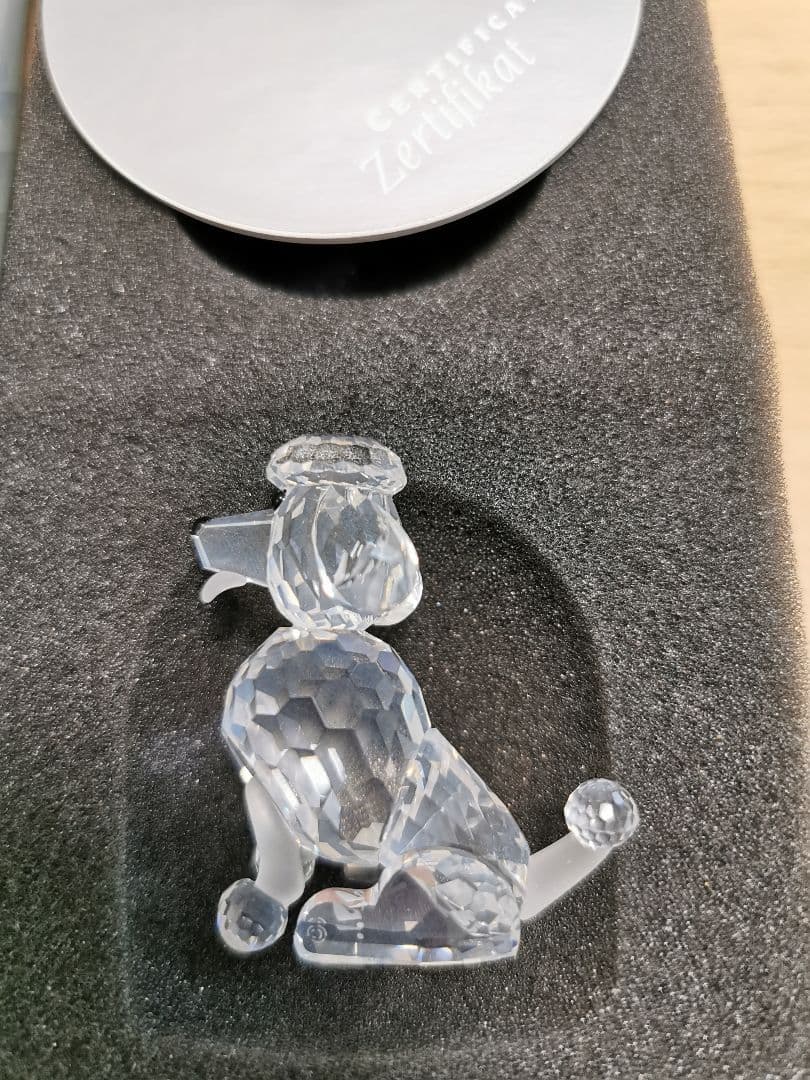 スワロフスキー　座りプードル