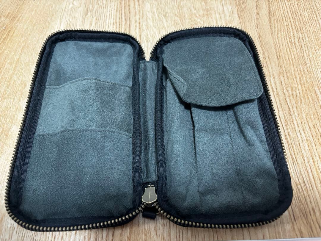 &LIEBE ジップペンケース 栃木レザー スムースブラック