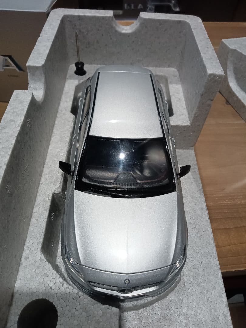 1/18 メルセデスベンツ　Aクラス　W176 スポーツ　シルバー　ミニカー