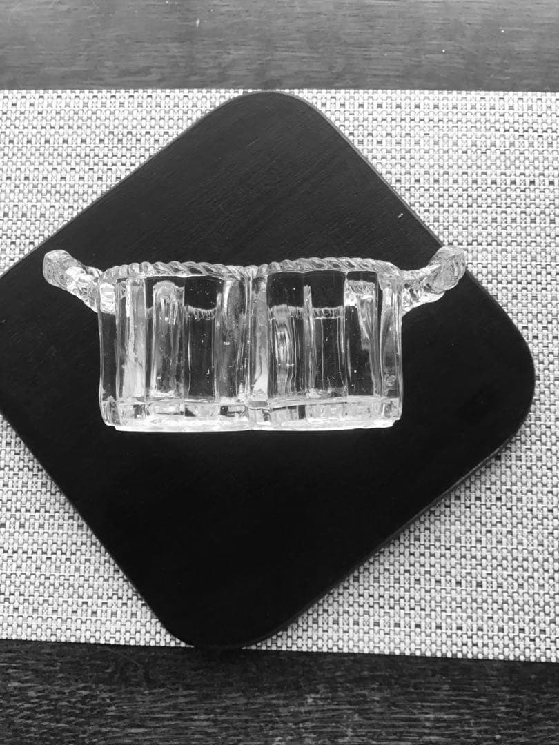 イギリスアンティーク、型押しガラスの変形鉢