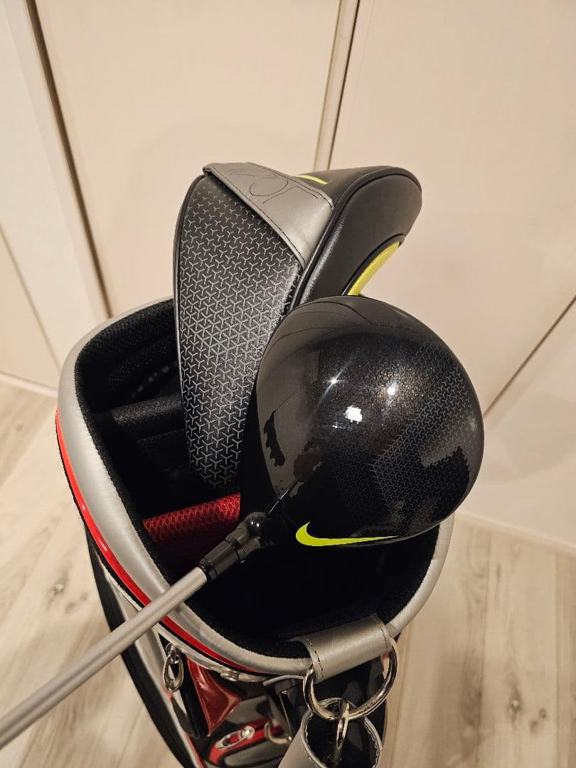 年末断捨離 TaylorMade キャディバッグ ナイキドライバー1本おまけ