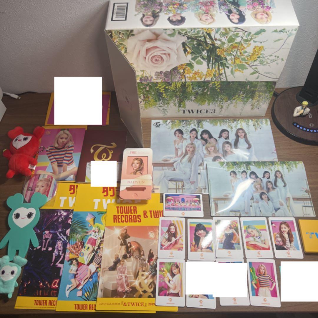 TWICE　CD&グッズセット