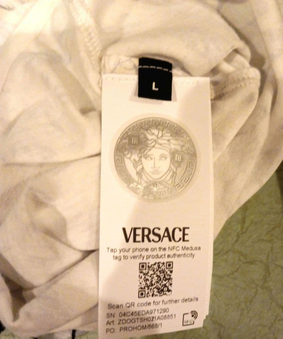 VERSACE 　ヴェルサーチ　花柄 　ペット服　犬服 新品タグ付き　L