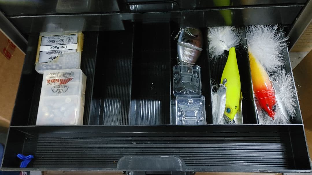 バスルアー　タックルボックス4つ　予備品　全て付けます　引退　レイドジャパン　等