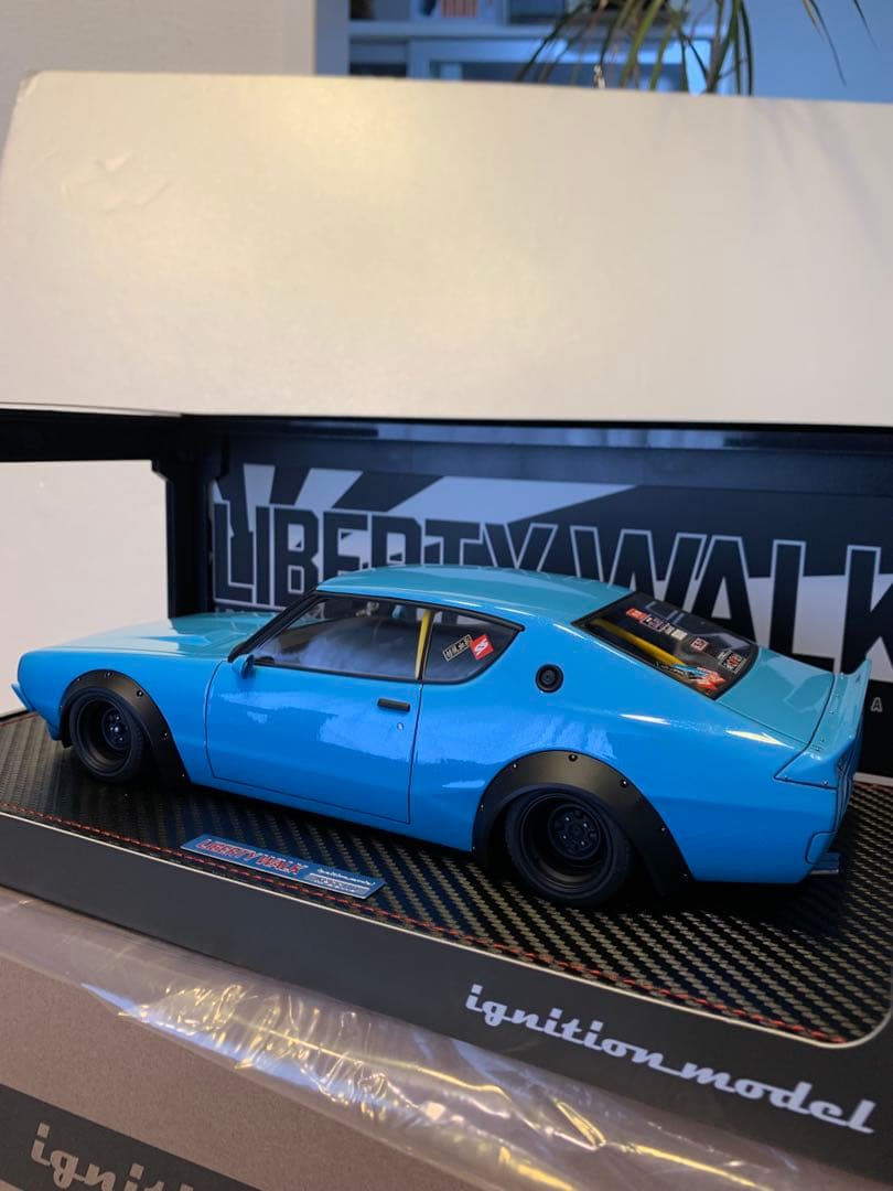 週末値下げ！イグニッションモデル　1/18 LBWK ケンメリ ブルー　0433