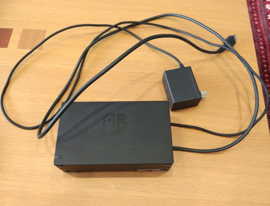 Nintendo Switch 本体 ピンク／緑