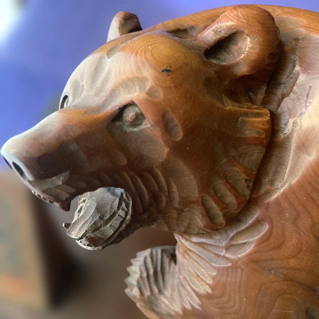 木製クマ彫刻 手彫り インテリア　作家もの　哲也作　台座立札あり　吼え熊　毛彫り
