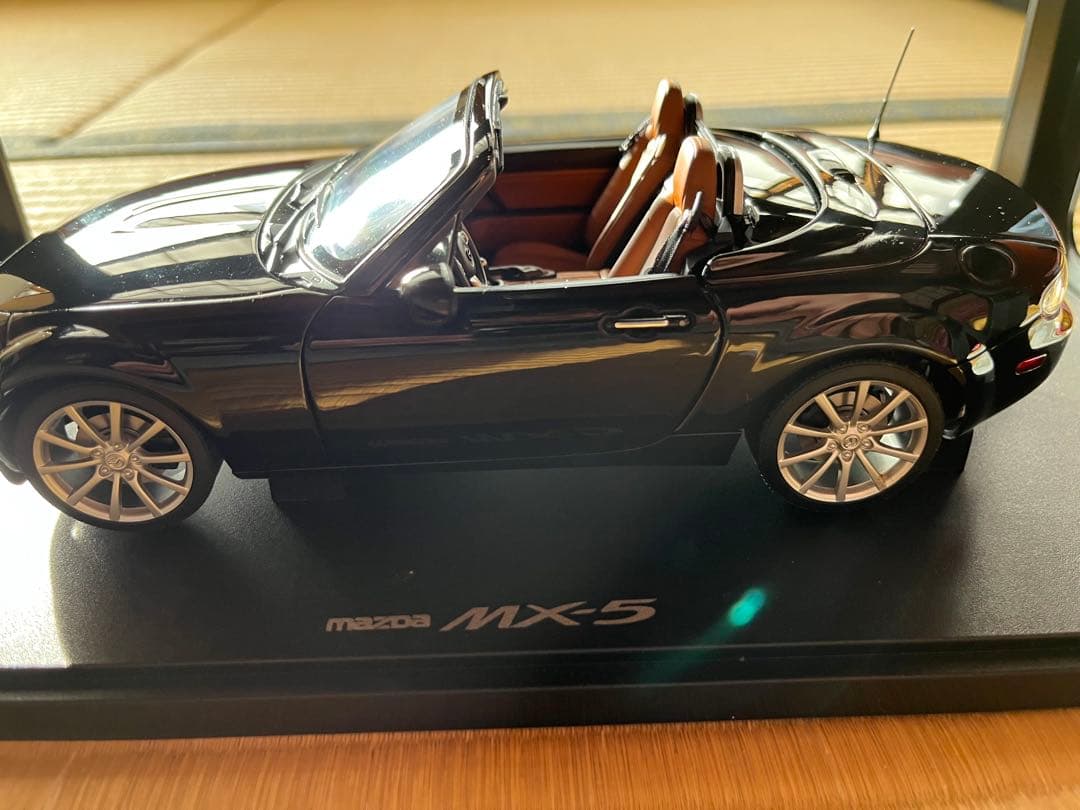 ミニカー AUTOart MAZDA MX-5 1/18
