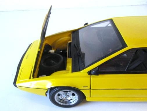 特価 AUTOart (1/18) ロータス エスプリ