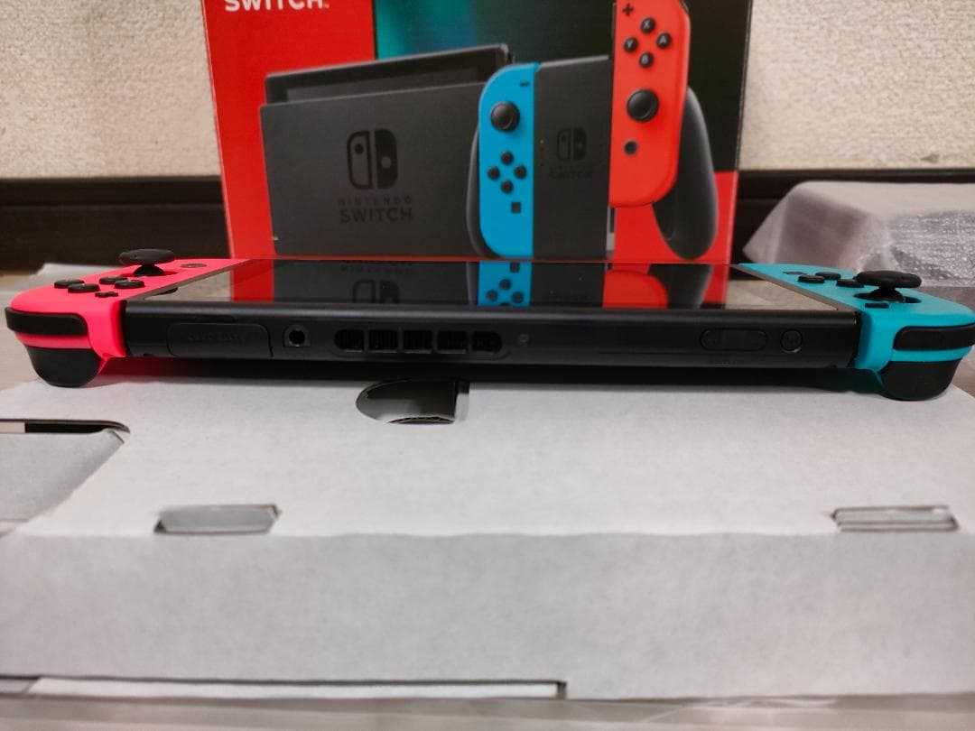 ほぼ未使用美品 任天堂 スイッチ本体 HAC-001バッテリー強化版 2022y