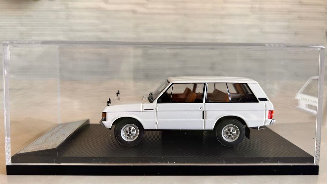 月末限定特価！ランドローバー レンジローバー1970 ホワイト 1/43