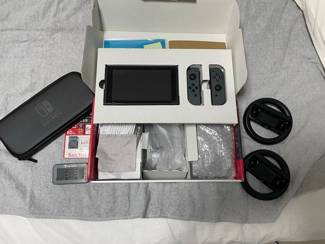 Nintendo Switch 本体 グレー おまけ付き　美品 即日発送可能