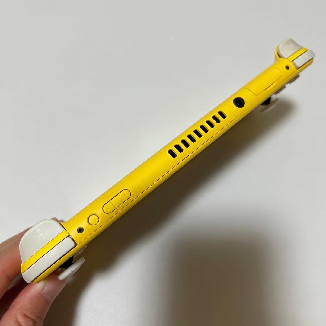 NINTENDO SWITCH LITE イエロー　スイッチライト