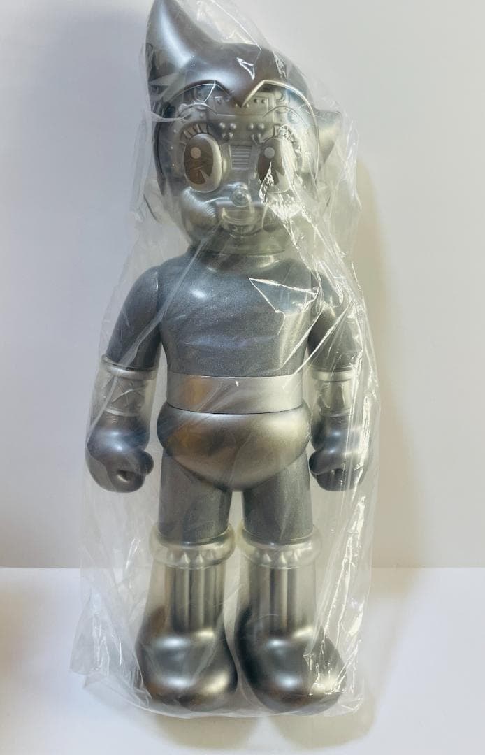 新品　鉄腕アトム　secretbase Big Scale　シルバー　フィギュア