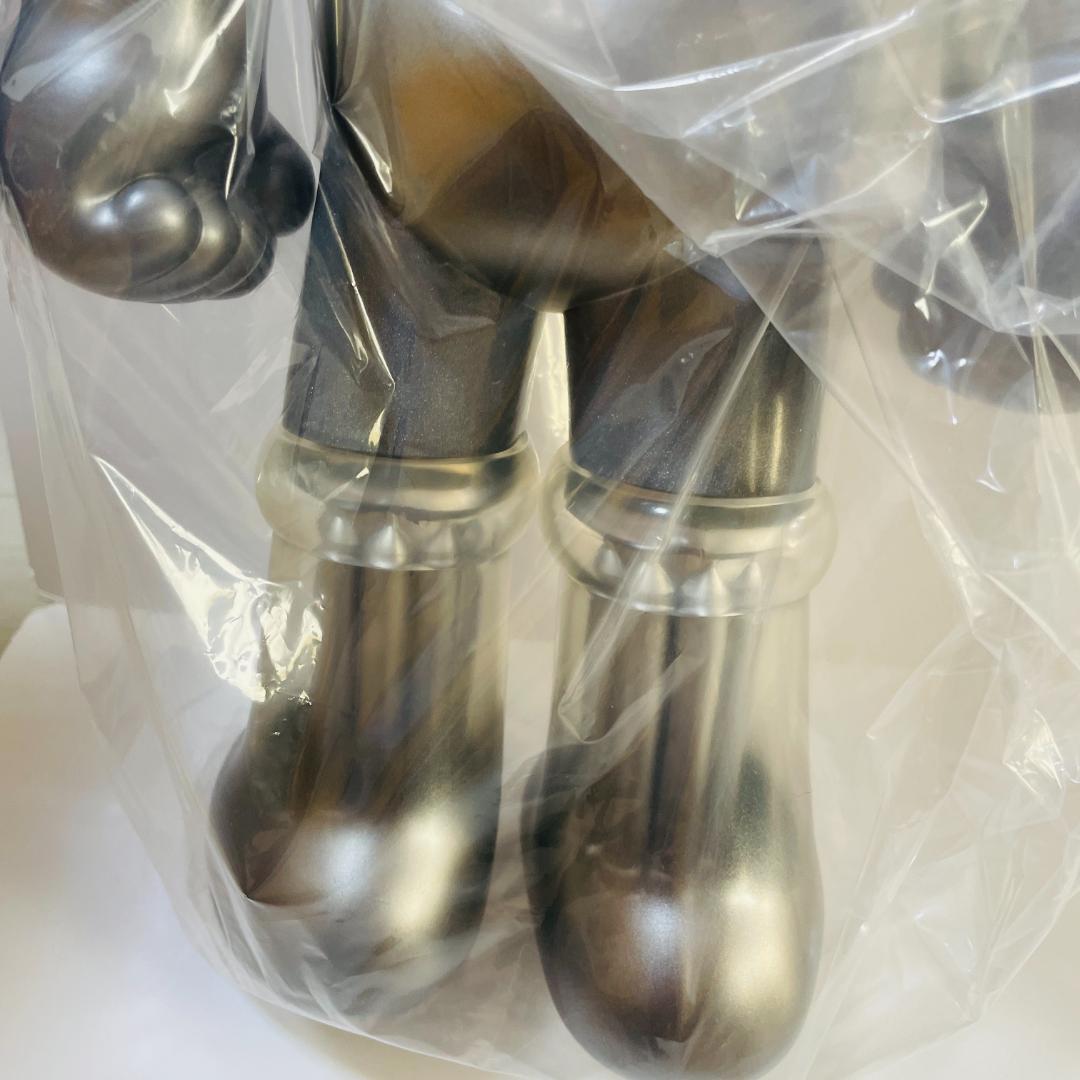 新品　鉄腕アトム　secretbase Big Scale　シルバー　フィギュア