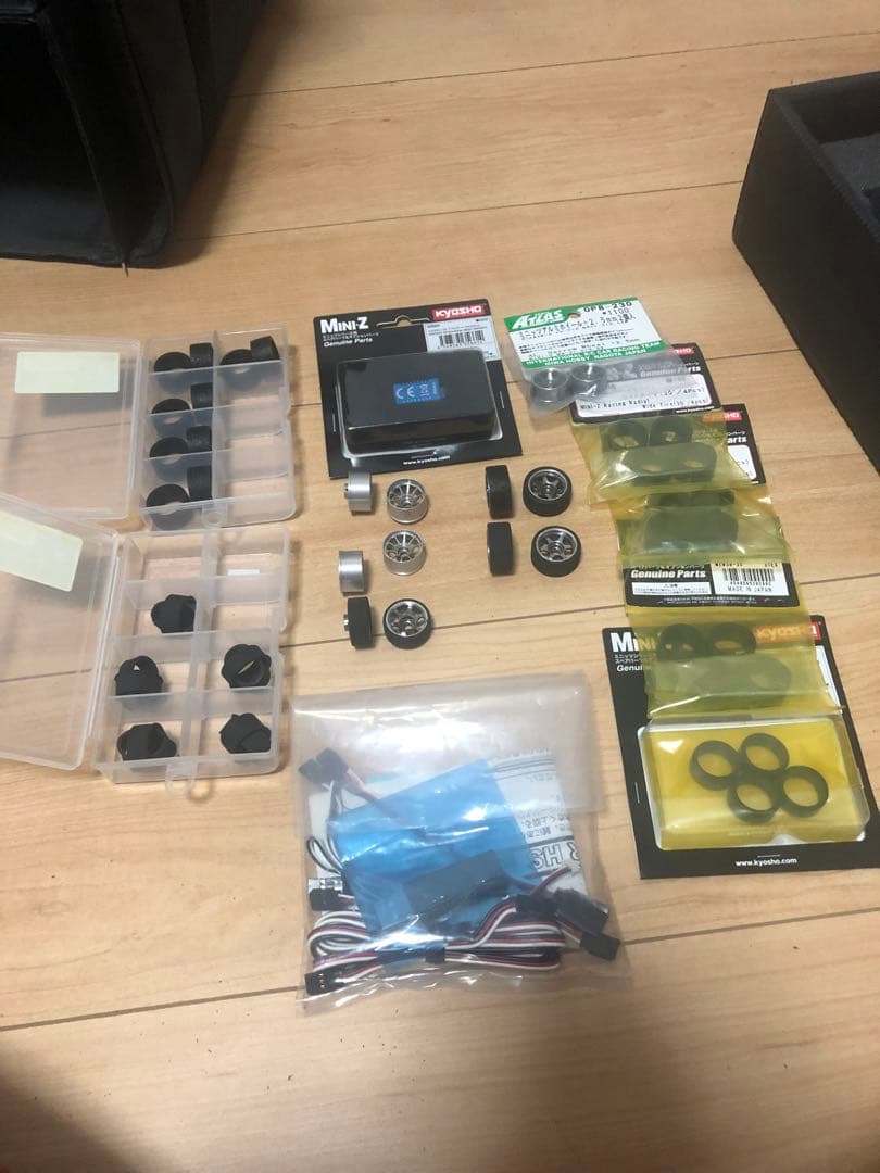 京商ミニッツ MR-03EVO ボックス、スペアパーツ、工具付き