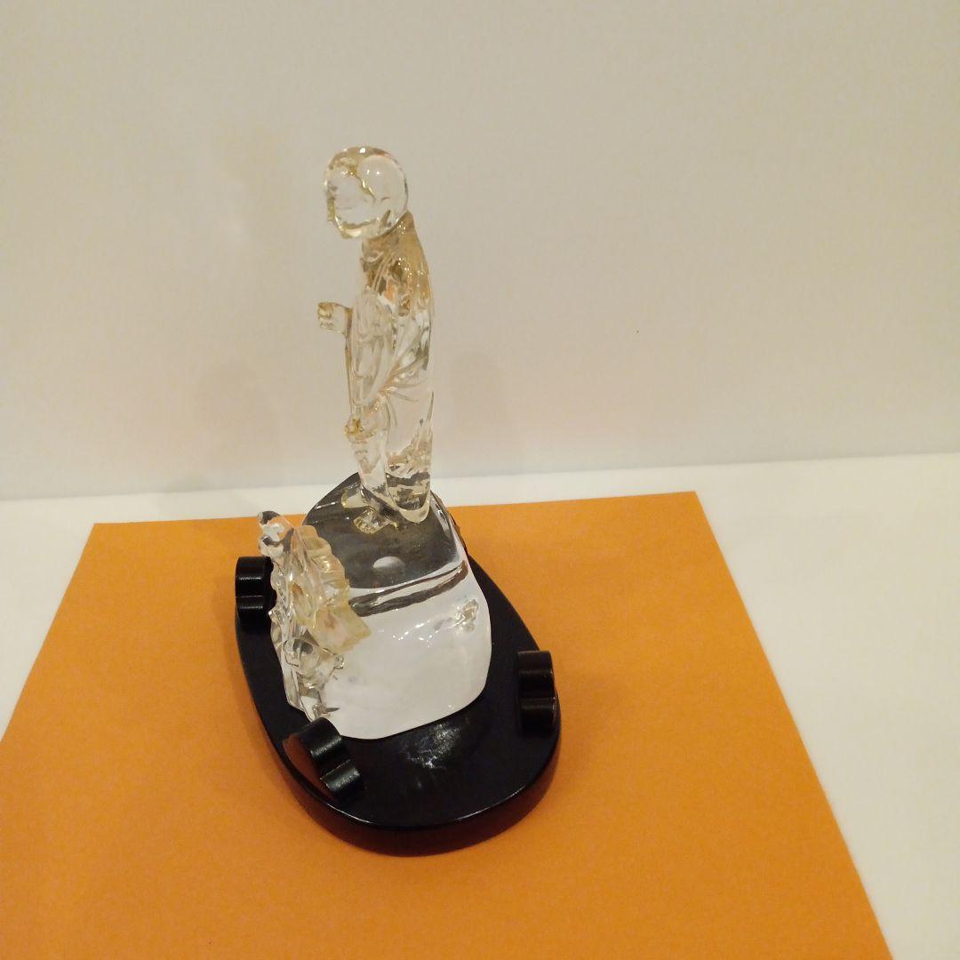 水晶製立像 黒色台座付き