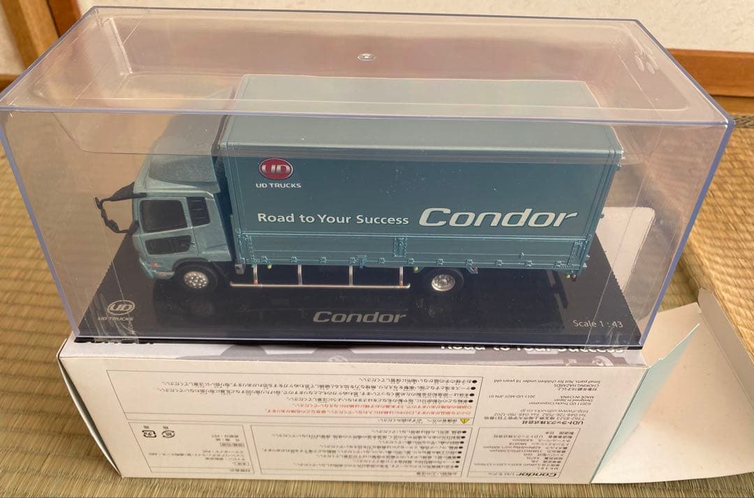 UDトラックス Condor トラックミニチュア　1/43モデル