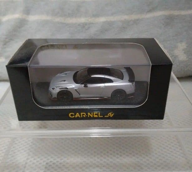 トミカ GT-R ＆スカイライン＆GTR50周年記念＆CARNELR 35 2台