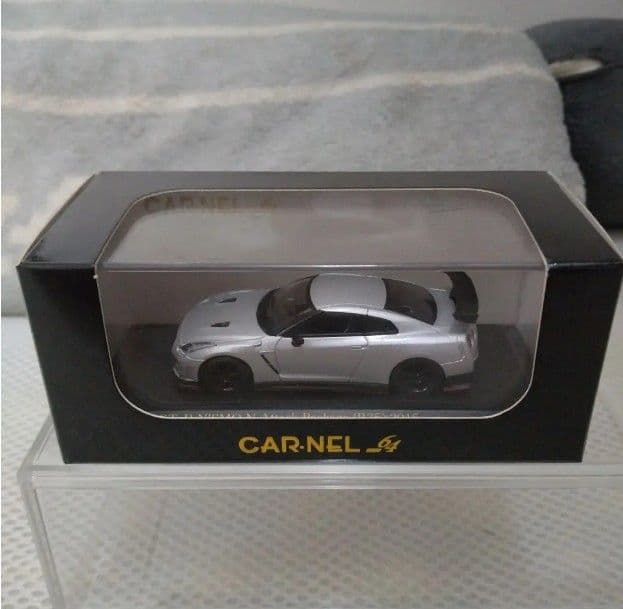 トミカ GT-R ＆スカイライン＆GTR50周年記念＆CARNELR 35 2台