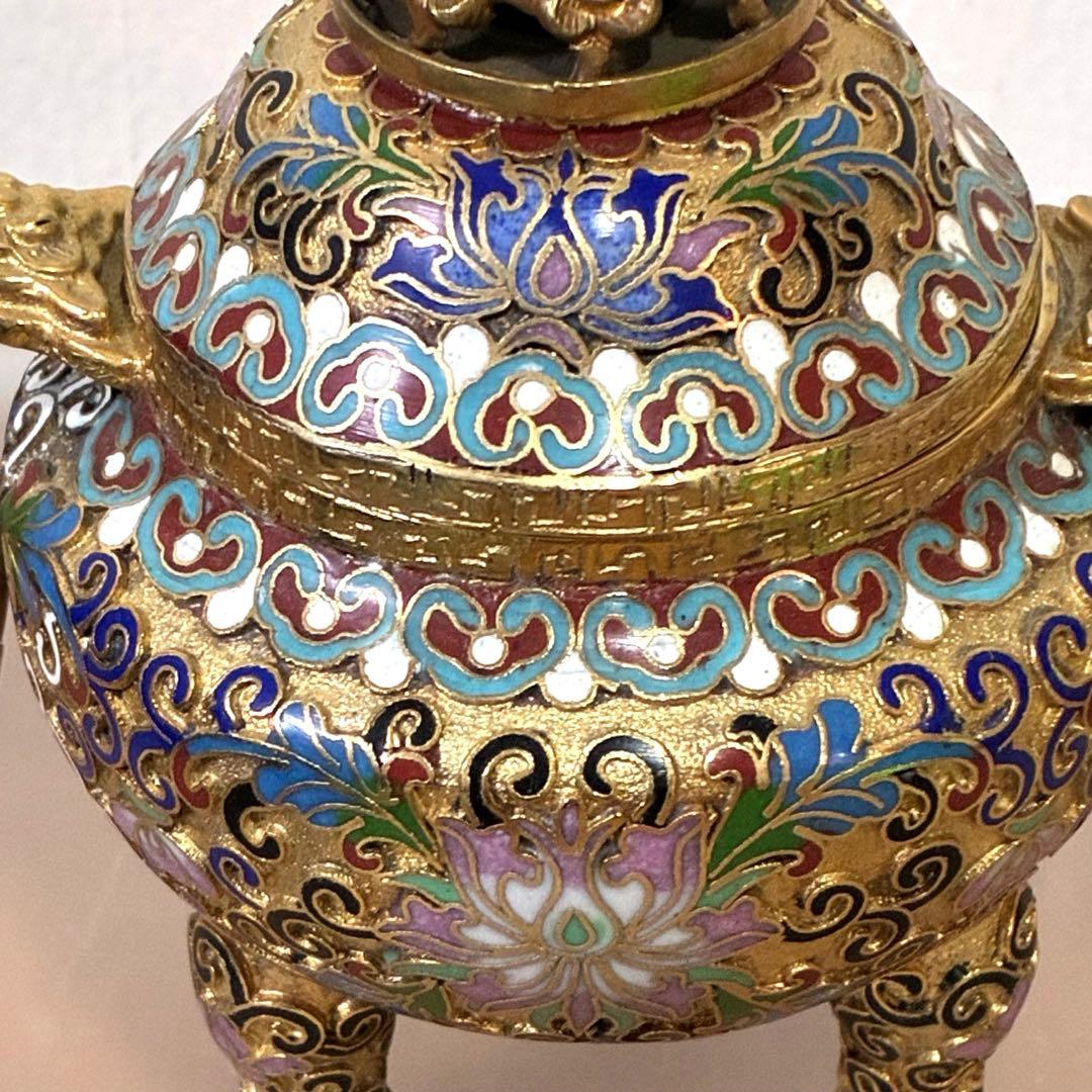 中国美術　三つ脚　七宝焼香炉　金彩唐蓮花紋　景泰藍　耳輪　獅子　アンティーク