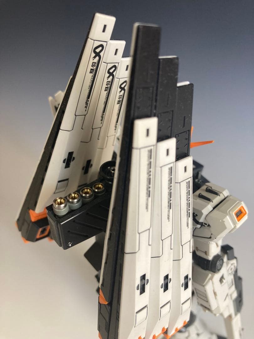 RGニューガンダム　完全塗装品　ガンプラ完成品