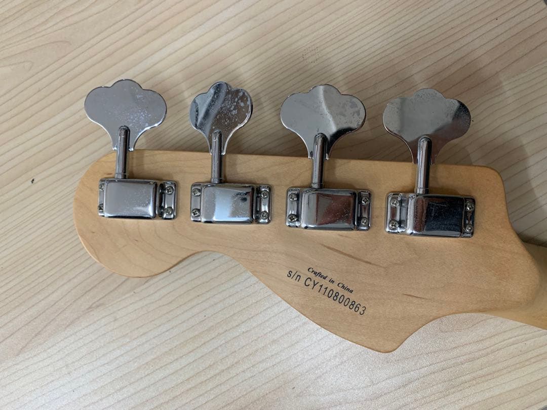 Squier Jazz Bass ブラック