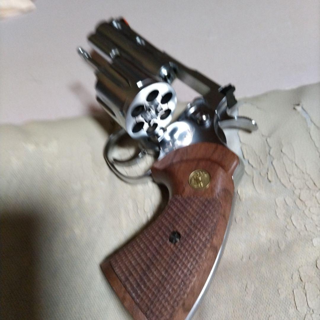 タナカワ−クスの357マグナム４インチコルトパイソンステンレスモデルモデルガン