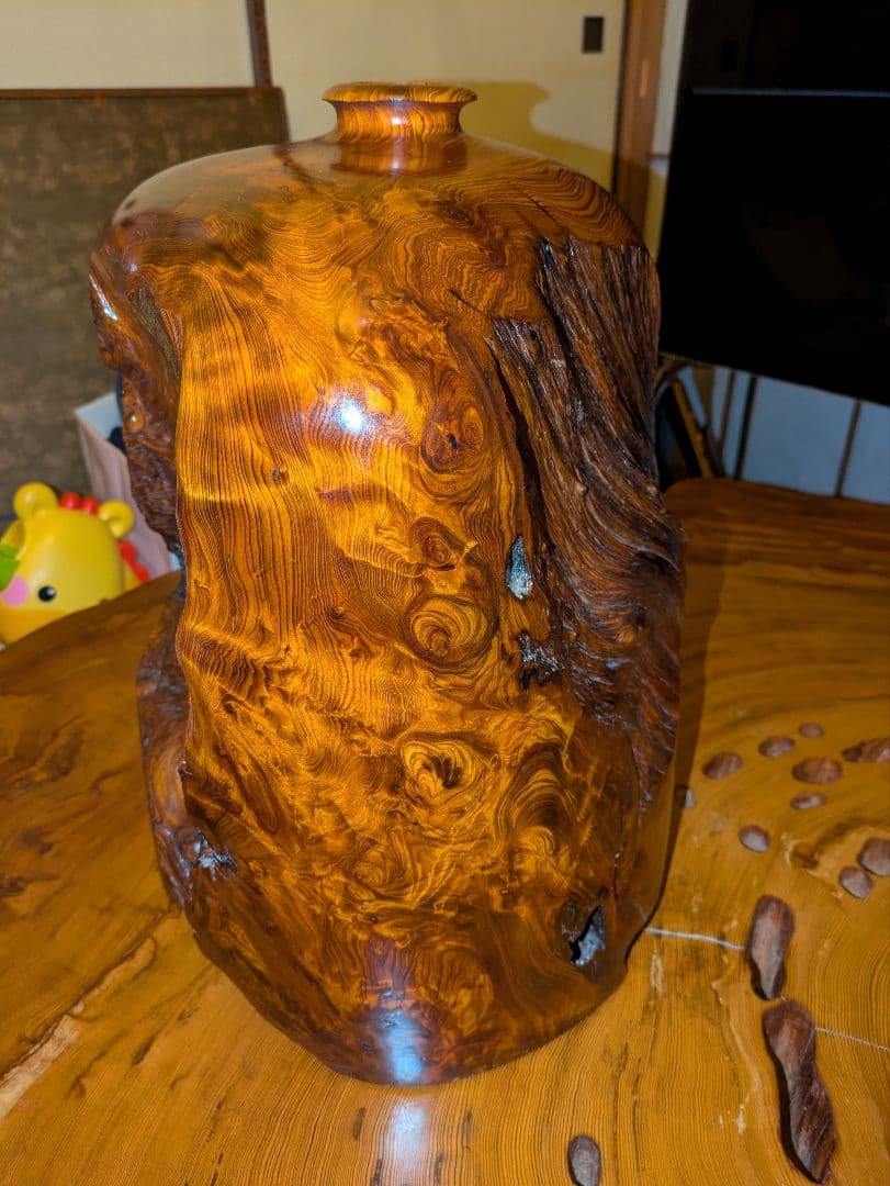 屋久杉　飾り壺