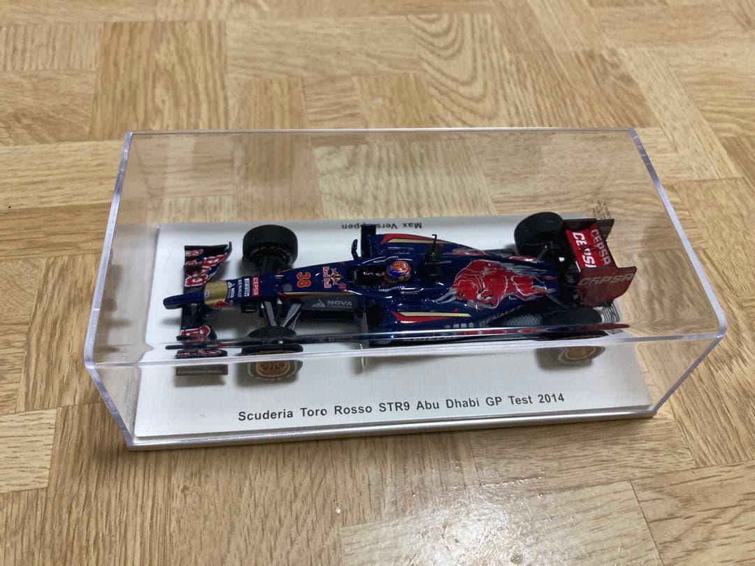 ミニカー Scuderia Toro Rosso STR9 Abu Dhabi Test