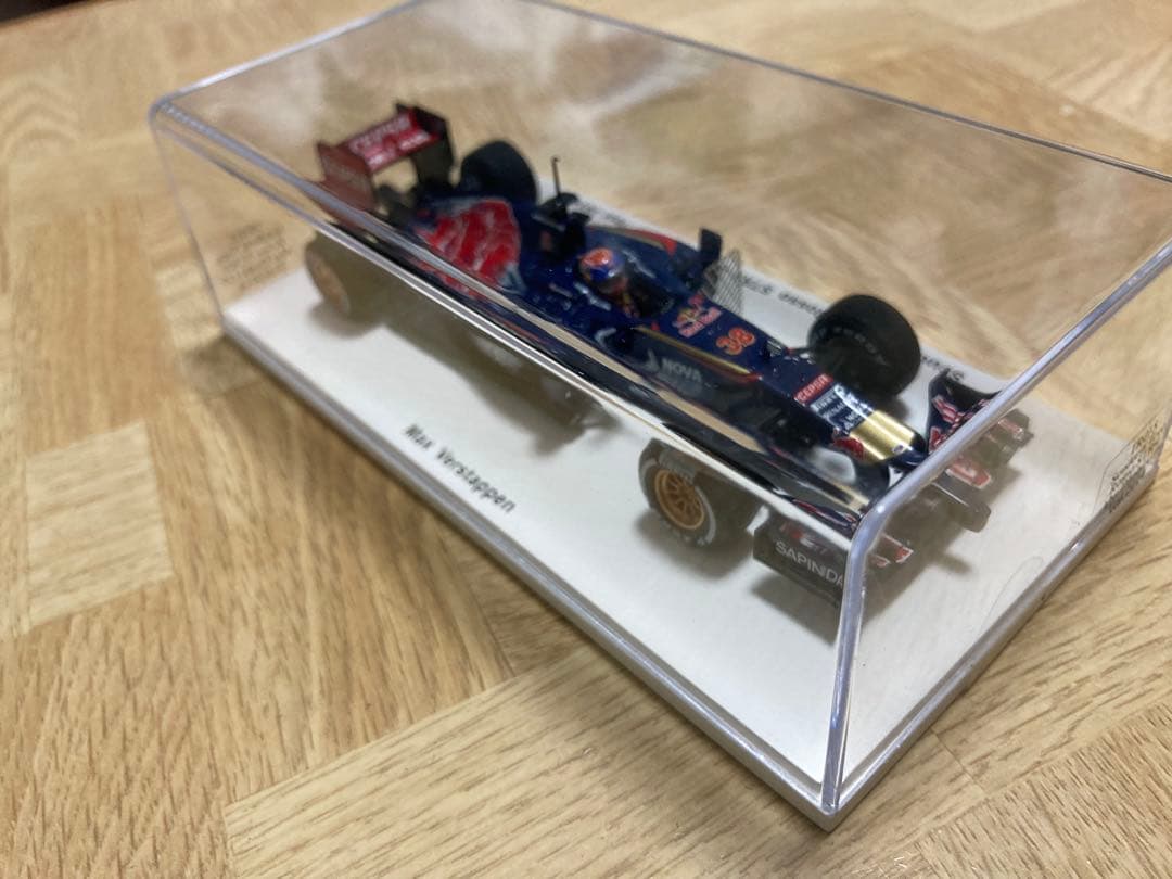 ミニカー Scuderia Toro Rosso STR9 Abu Dhabi Test