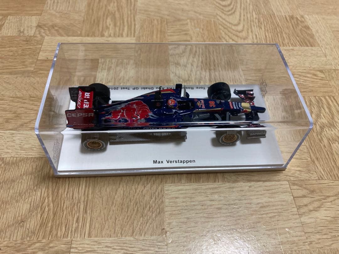 ミニカー Scuderia Toro Rosso STR9 Abu Dhabi Test