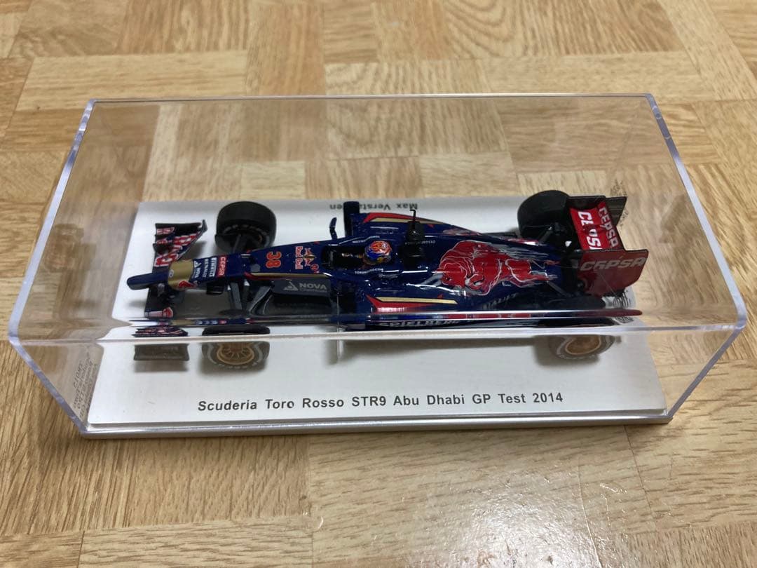 ミニカー Scuderia Toro Rosso STR9 Abu Dhabi Test