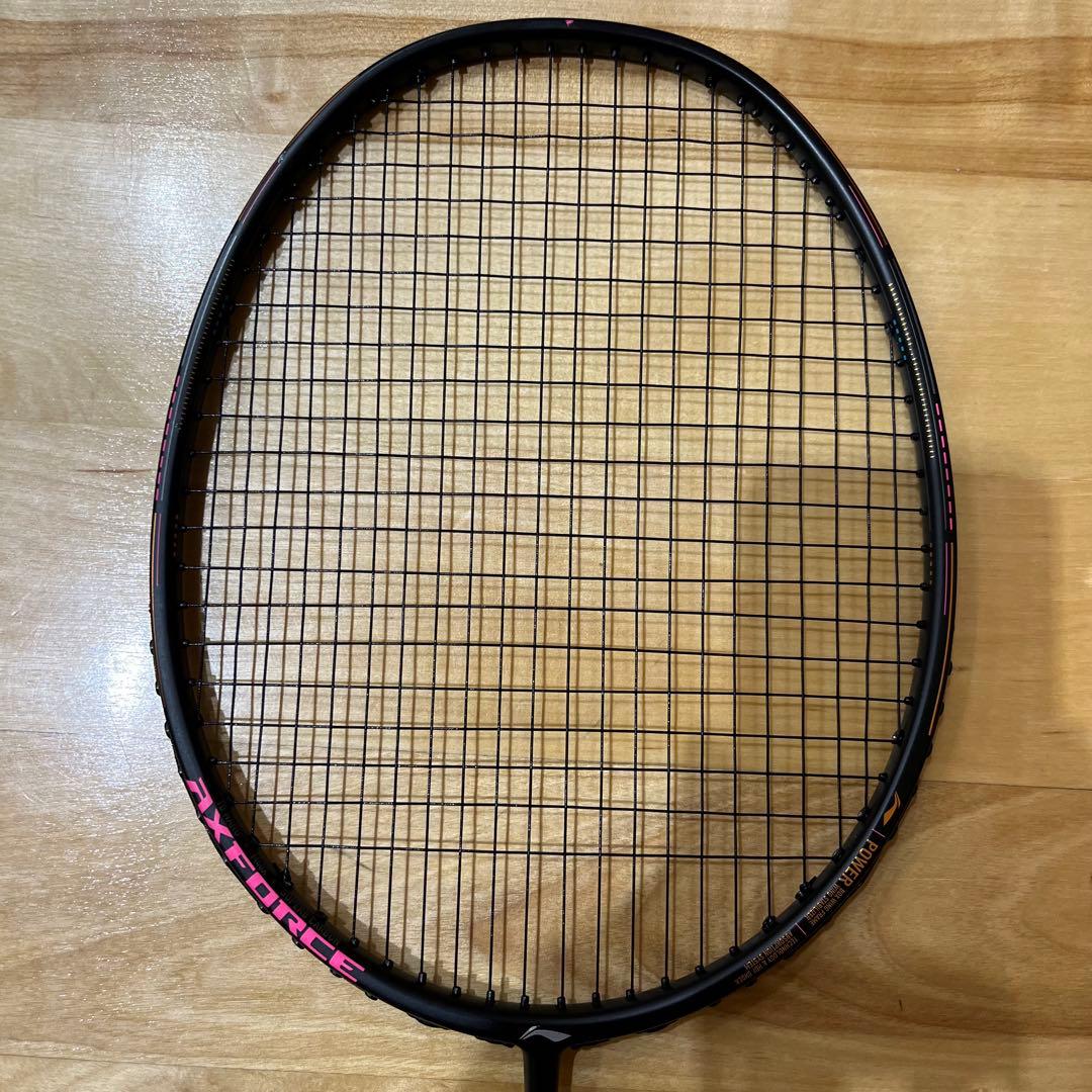 美品　AXFORCE 80バドミントンラケット 5U