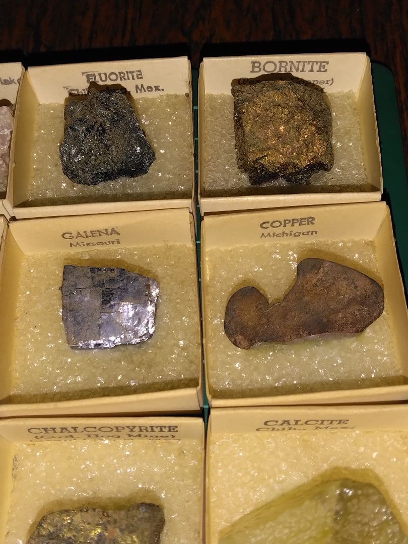 世界の鉱物標本セット　鉱物　鉱石　宝石　天然石　石　28点