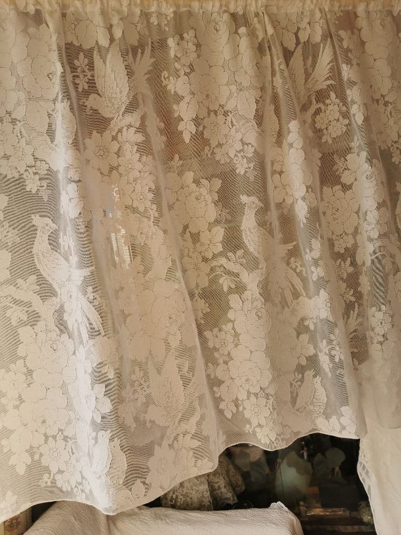 アンティーク ノッティンガムマドラスレース 餌やり鳥の親子 薔薇紋カーテンパネル