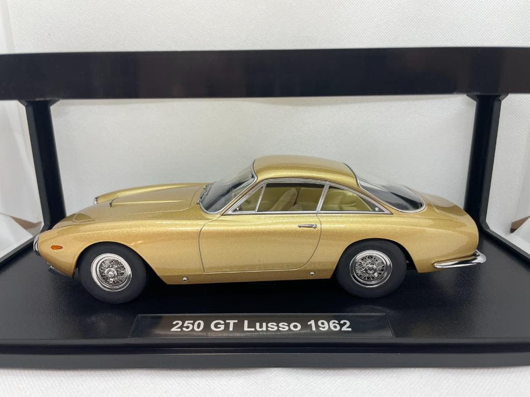 301-039 KK 1/18 フェラーリ 250 GT Lusso 1962