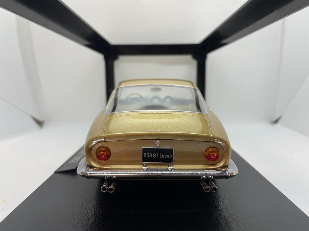 301-039 KK 1/18 フェラーリ 250 GT Lusso 1962