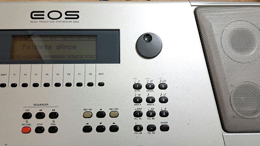 シンセサイザー YAMAHA EOS B900