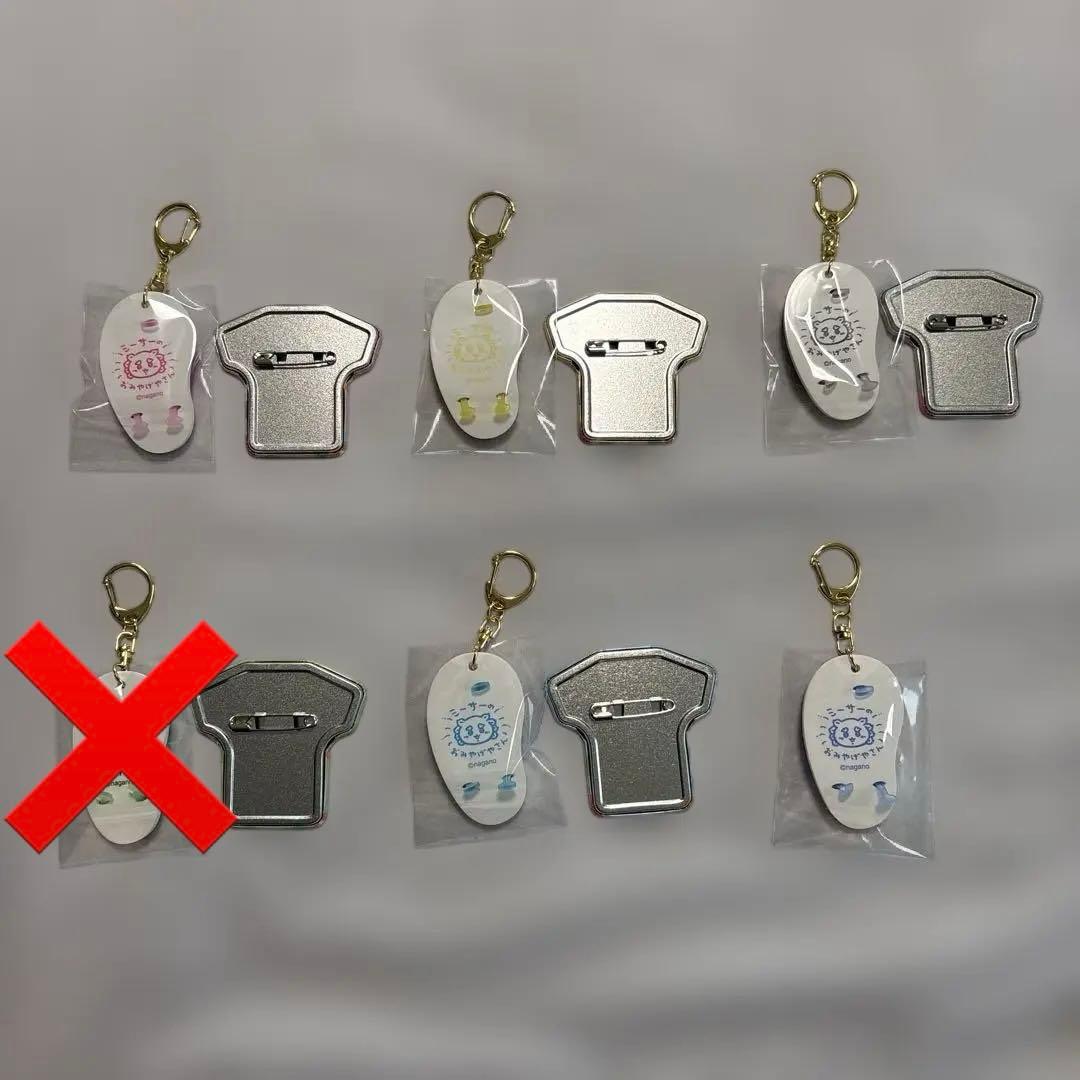 【バラ売り】ちいかわ ビーチサンダル、Tシャツ型缶バッジ