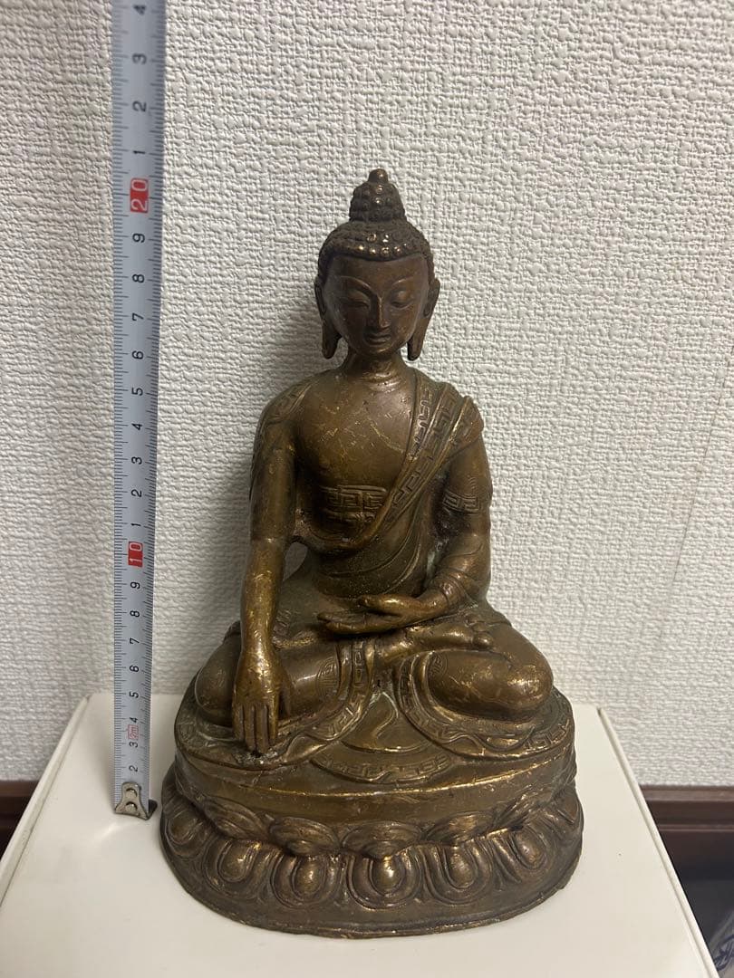 释迦牟尼坐像，真鍮製，重約2000克