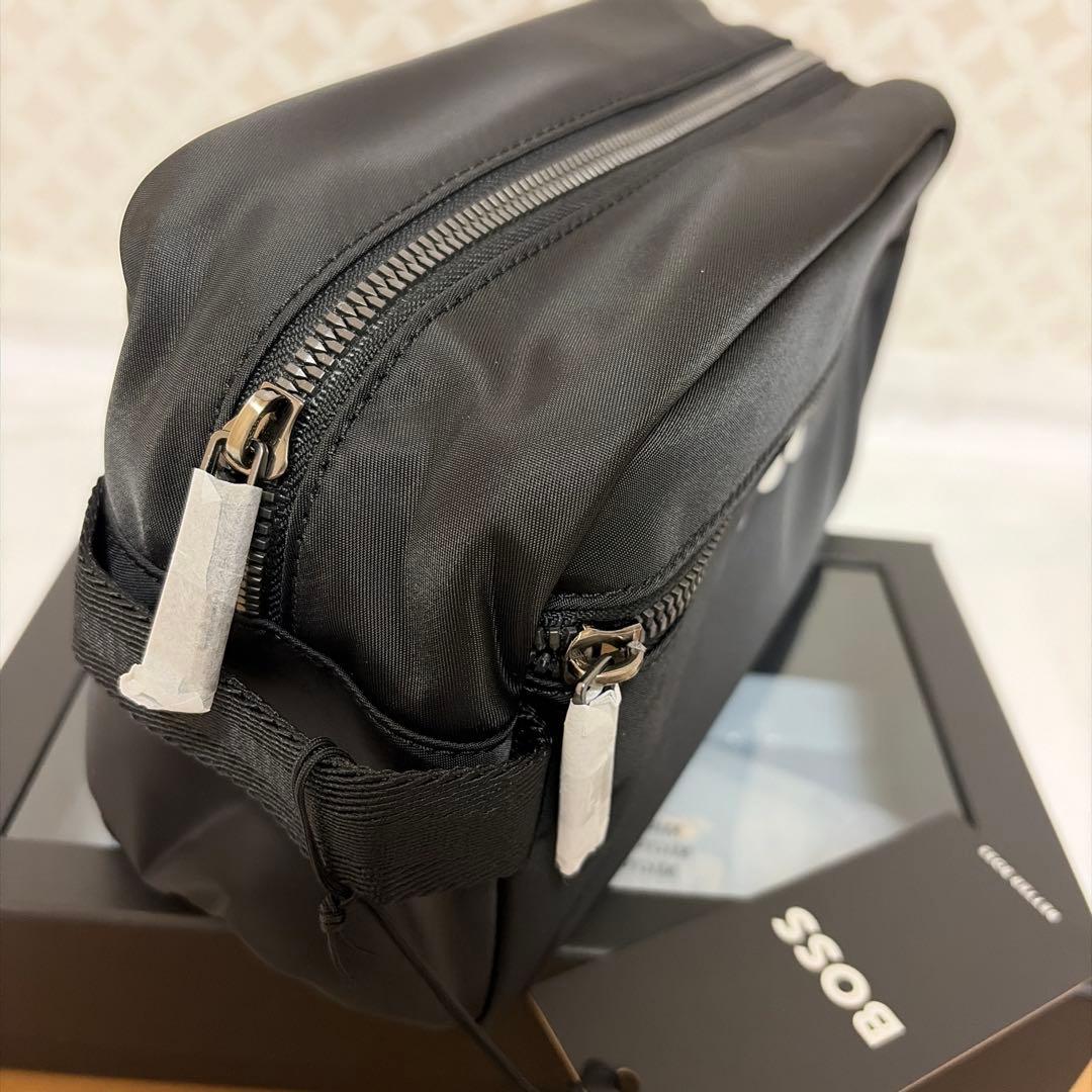 新品未使用　ヒューゴボス　HUGO BOSS　ポーチ&アイマスク　タグ付き箱付